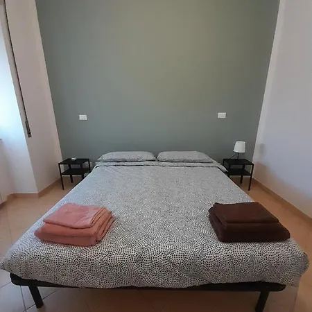 A Casa Di Ciccio Da'mmonte Affittacamere *